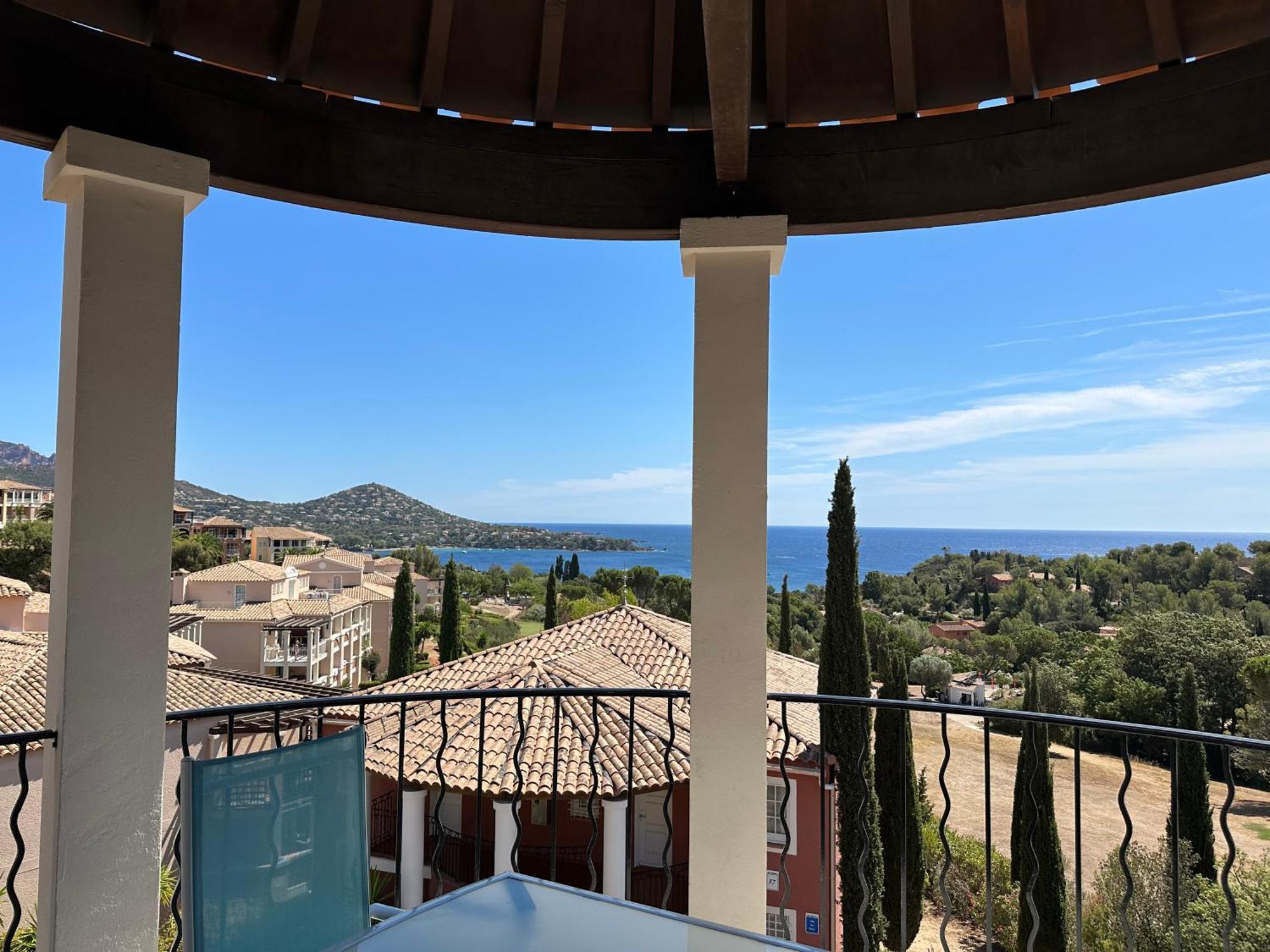 Cap Esterel Vue Mer Et Climatise Saint-Raphaël 外观 照片